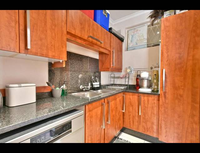 5 BEDROOM HOUSE FOR SALE IN BRACKENHURST